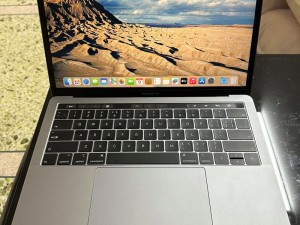 19 岁 macbookpro 的独特之处：更轻更薄、性能强劲、工艺精湛